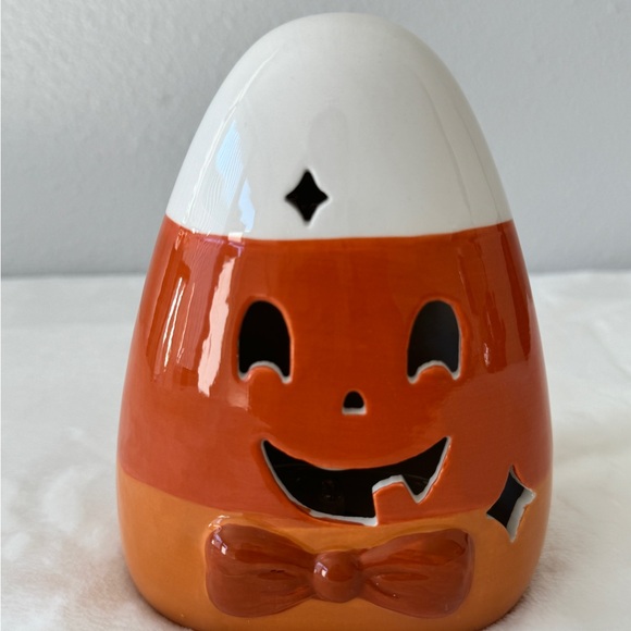 Light Up New 2024 Figural Candy Corn. - Picture 1 of 4